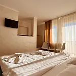 Casa de hóspedes Plaja Azur 3*