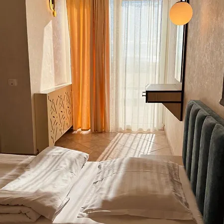 Plaja Azur Гостевой дом Эфорие Норд