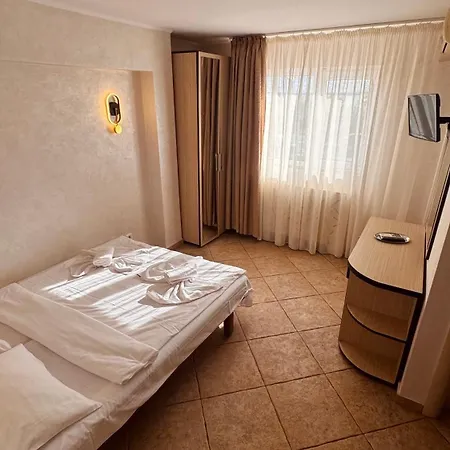 Plaja Azur Guest house 3*
